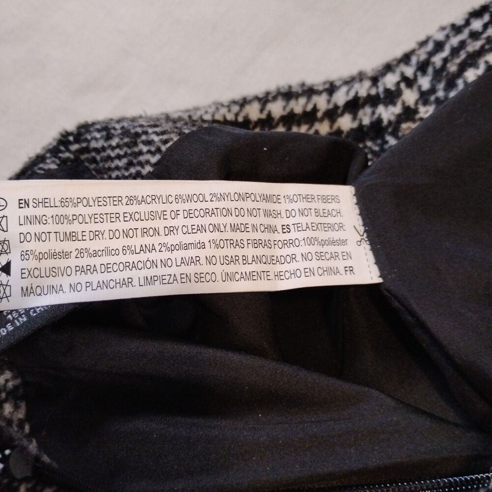 Forever 21 Contemporary Wool Blend Mini Skirt Size Medium Black Plaid - Picture 5 of 8